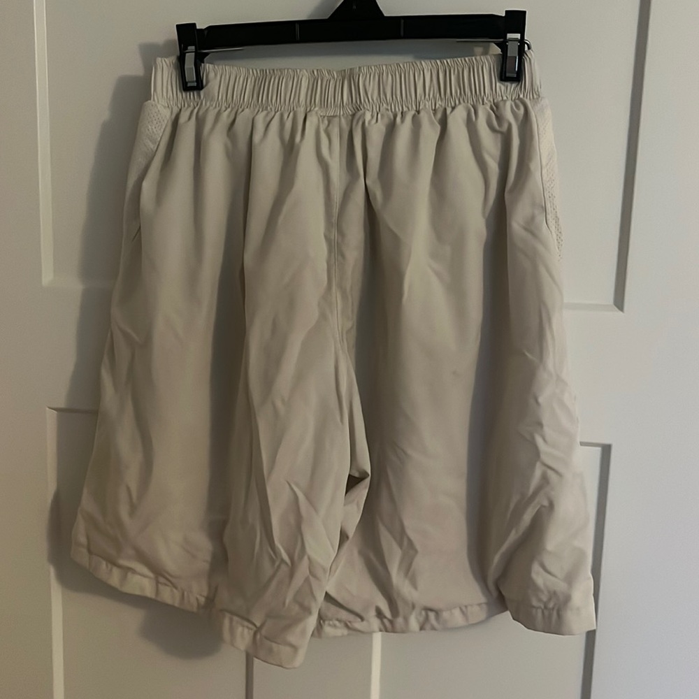 Athletic shorts - Picture 2 of 2